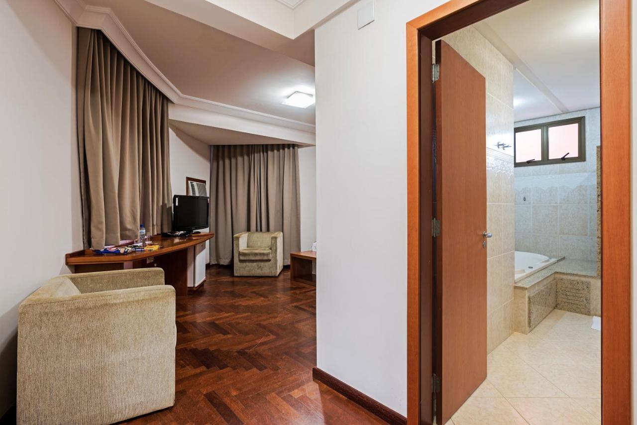 Astron Ponta Grossa Plaza By Nobile Hotel Ngoại thất bức ảnh