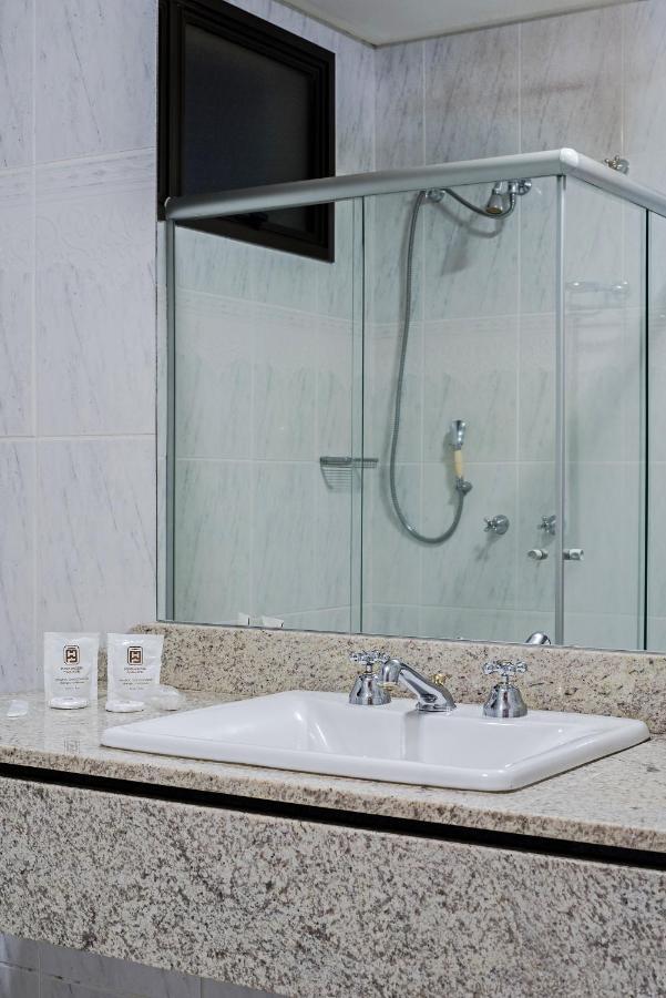 Astron Ponta Grossa Plaza By Nobile Hotel Ngoại thất bức ảnh